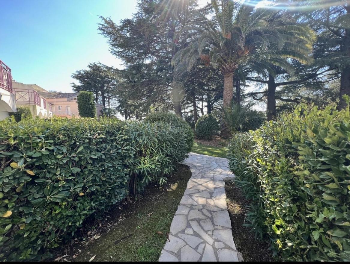 Gabrielle Appartements Cannes Chambre photo